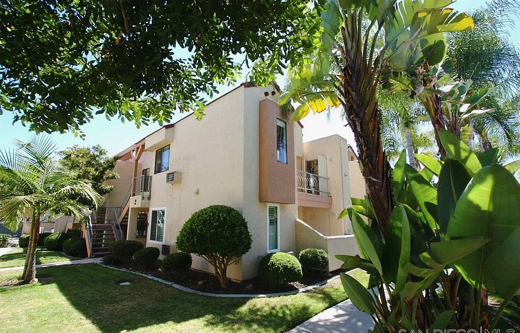 2 bed, 912 sqft, $2,599 — Photo 1