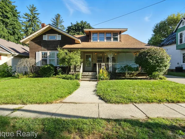 203 E Mechanic St, Yale, MI 48097