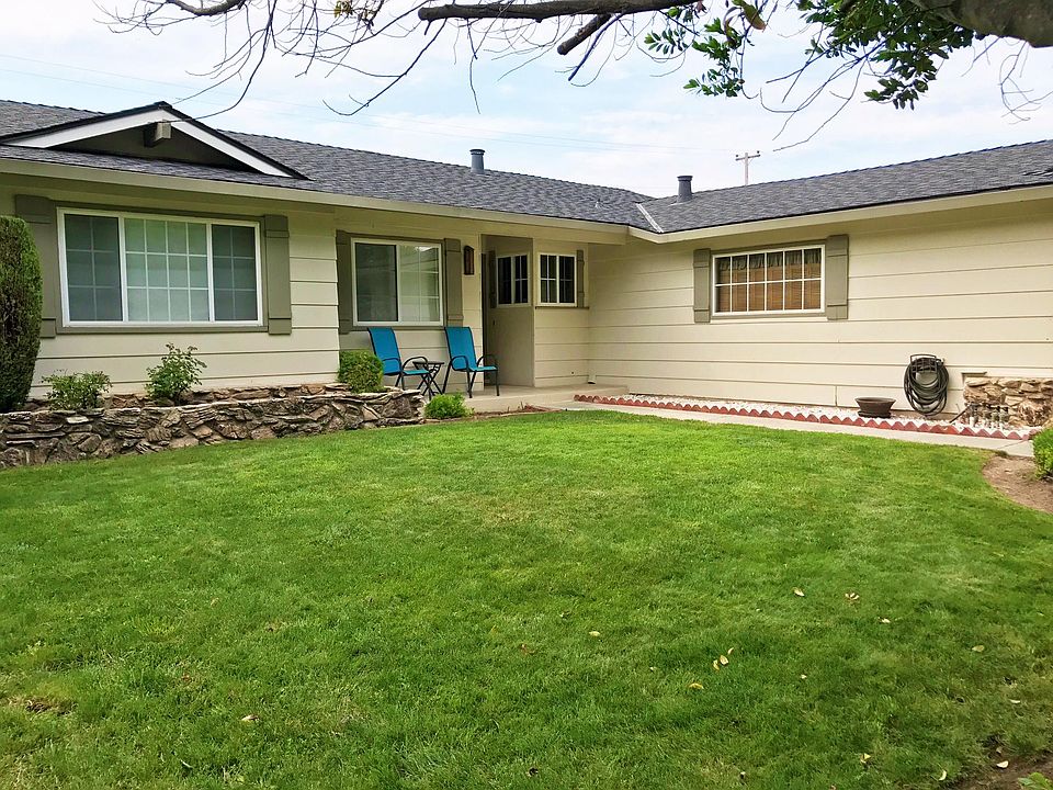 Immaculate house with new roof