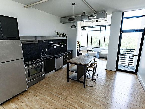 4th image of 2226 1st Ave S APT 301