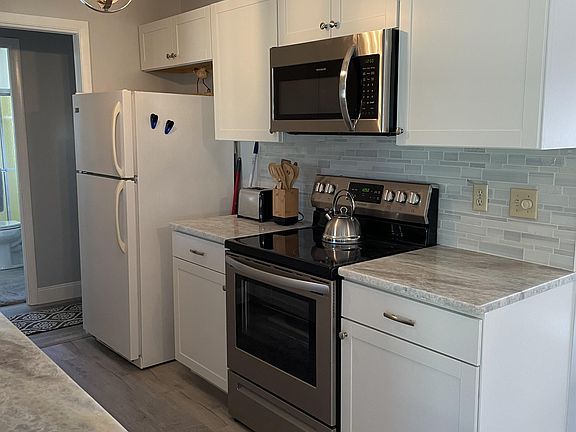 5th image of 950 Lord St