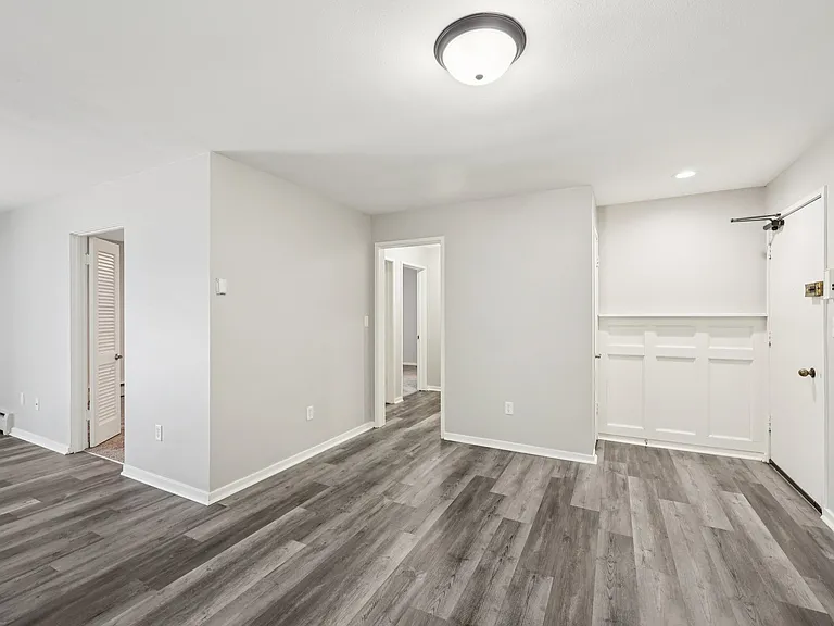 Lexington Hills Apartments — Photo 47