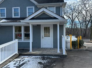 521 W Jericho Tpke, Smithtown, NY 11787