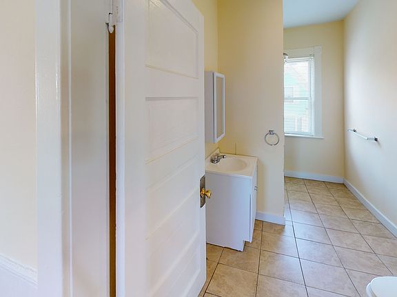 4th image of 32 Martland Ave #2