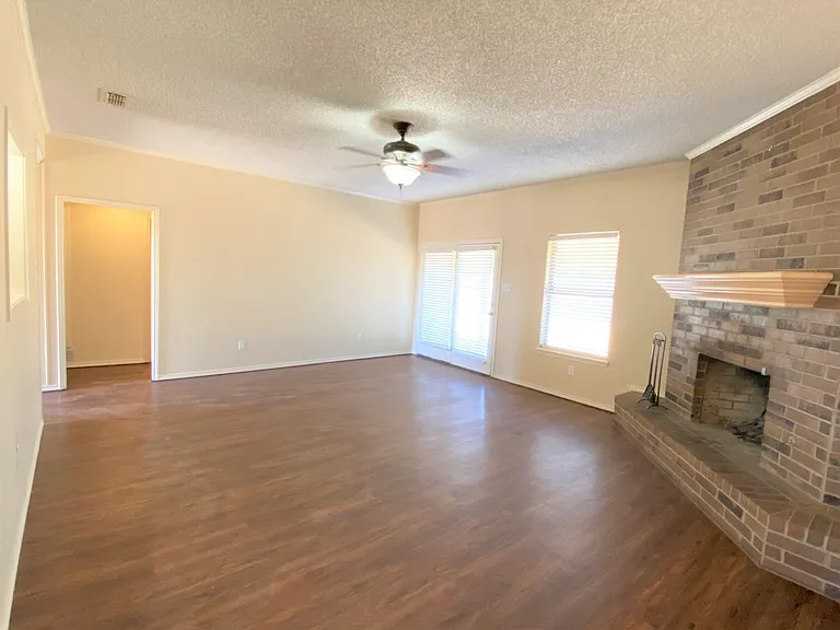 6845 Iola Ave — Photo 11