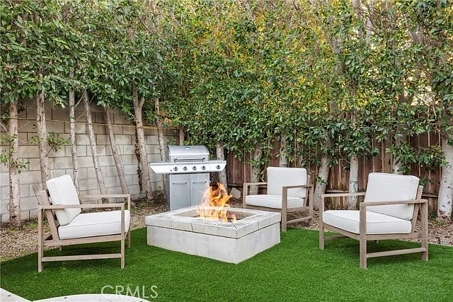 1436 Irvine Ave — Photo 19