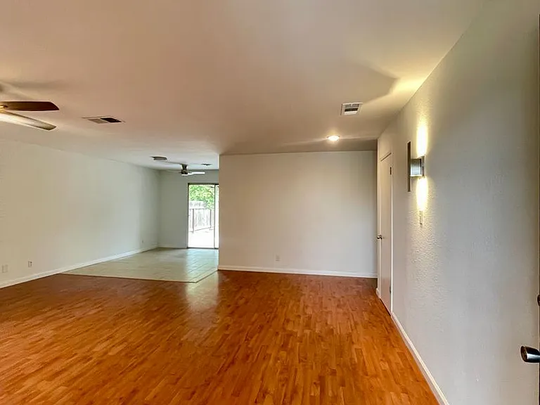 505 East Ave — Photo 2
