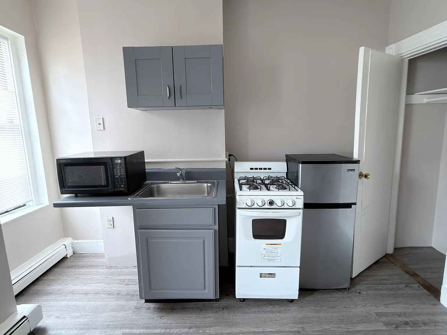 1 bed, $1,000 — Photo 3