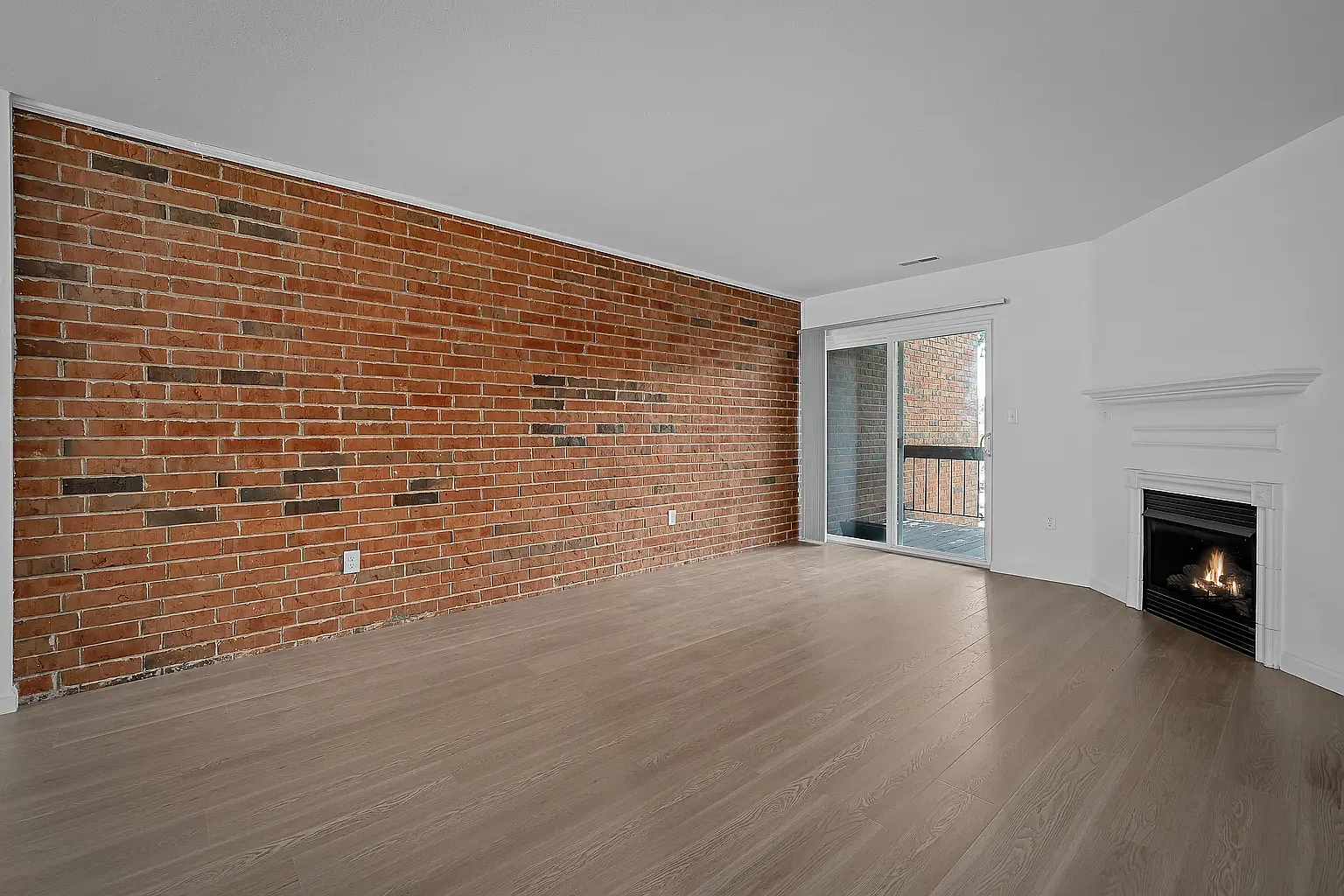 2 bed, 992 sqft, $1,725 — Photo 4