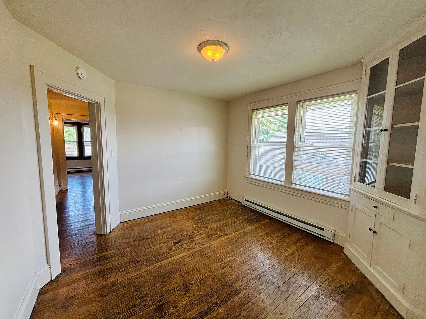 3 Bedroom 1 Bath Duplex — Photo 4