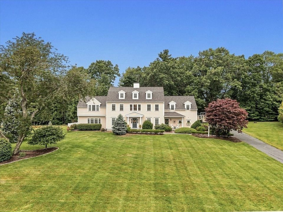 1st image of 93 Watch Hill Dr