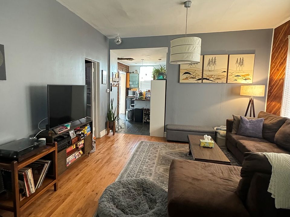 living room, going into the kitchen
