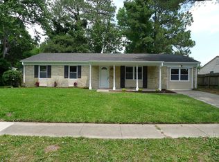 1141 Sir Galahad Dr, Chesapeake, VA 23323