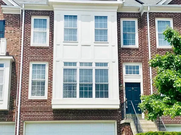 42682 Rolling Rock Sq, Chantilly, VA 20152