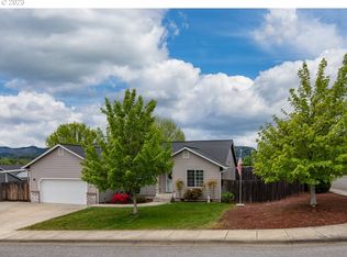 368 NW Teal St, Winston, OR 97496