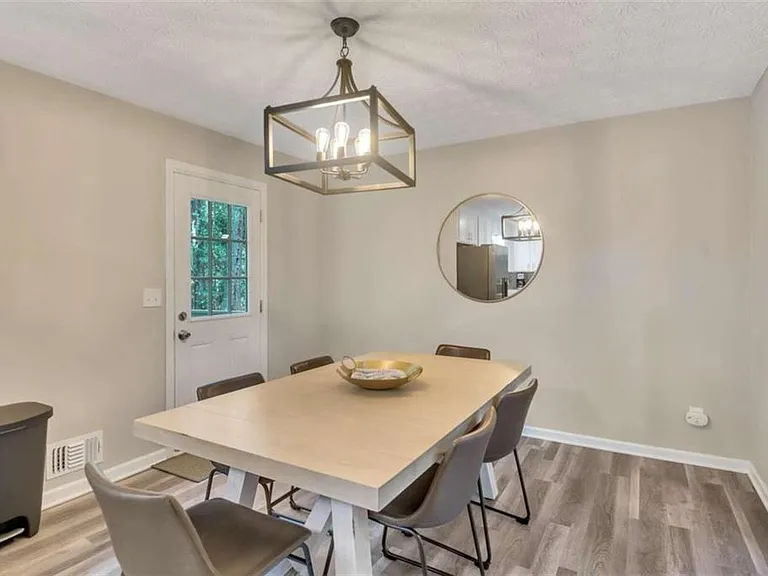 6340 McCollum Ln — Photo 5