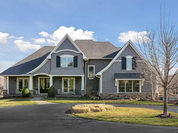 19360 251st Ave, Bettendorf, IA 52722