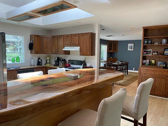 2nd image of 3035 Highlands Dr