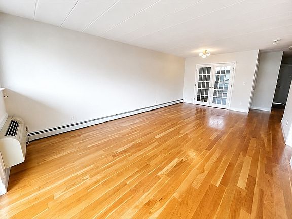 5th image of 345 Harvard St APT 3B