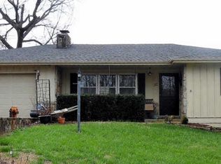30 Hillcrest Dr, Kimberling City, MO 65686