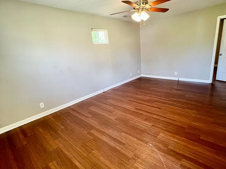 187 Briggs Ave — Photo 7