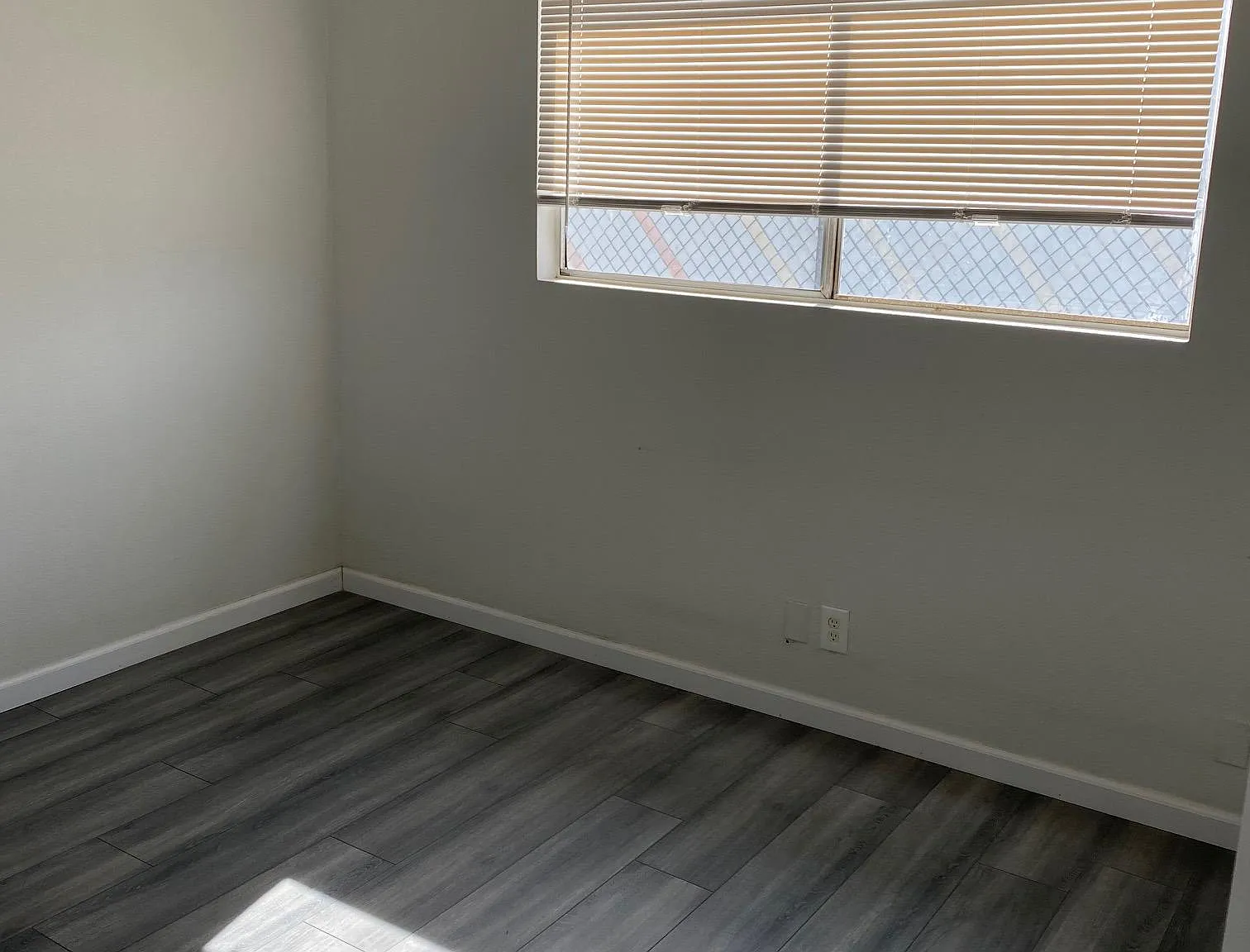 2 bed, 900 sqft, $1,100 — Photo 2