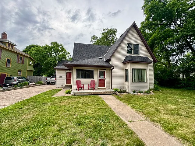 611 N Cascade St — Photo 1