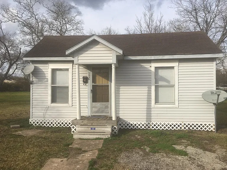 608 W Cedar St — Photo 17