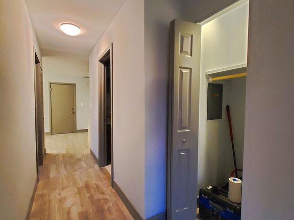 5th image of 13951 Leonard Dr #3N