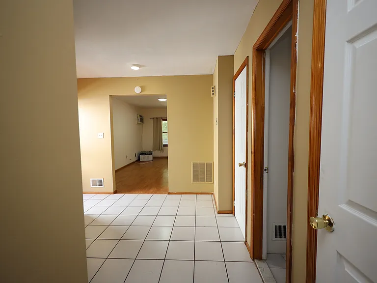 32 N Railroad St #1 — Photo 10