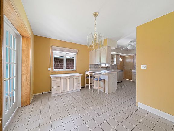3rd image of 547 Lance Dr
