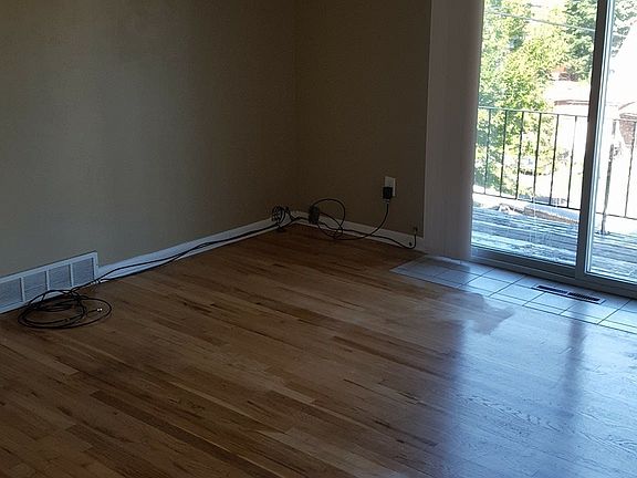 4th image of 301 1st North St APT 4