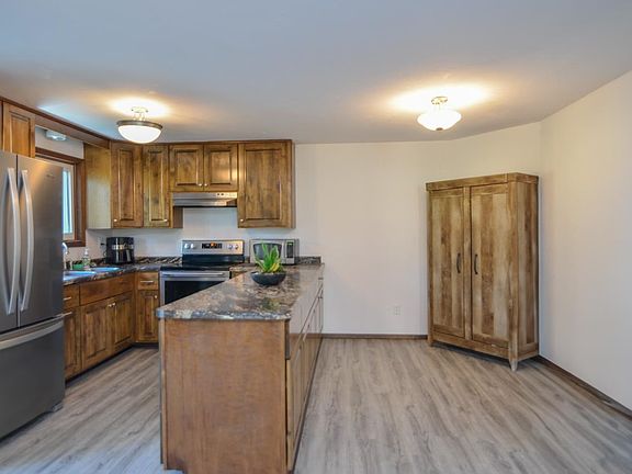 5th image of 916 Square Ter