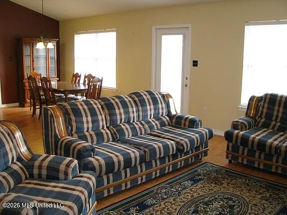 3rd image of 12059 Carnegie Ave