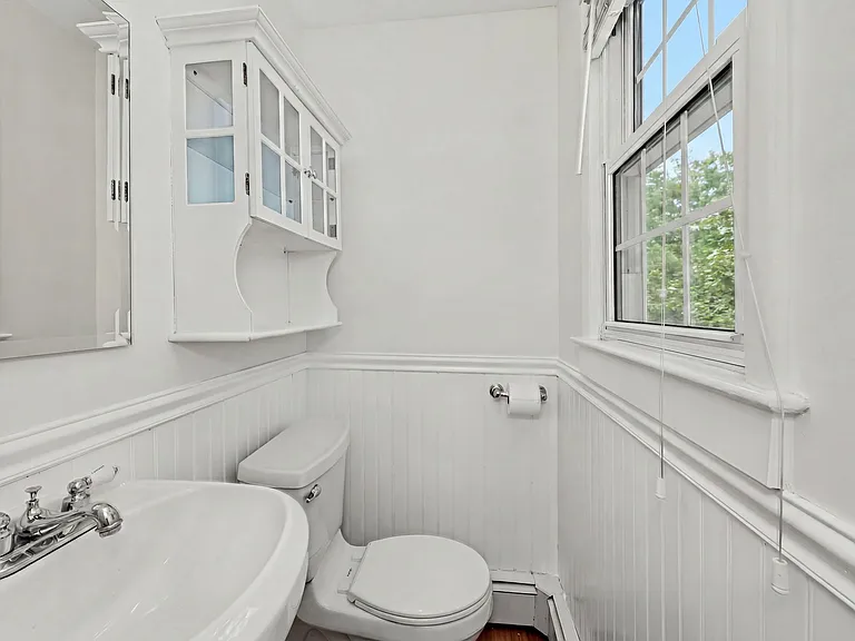 44 Barmore Dr W — Photo 26