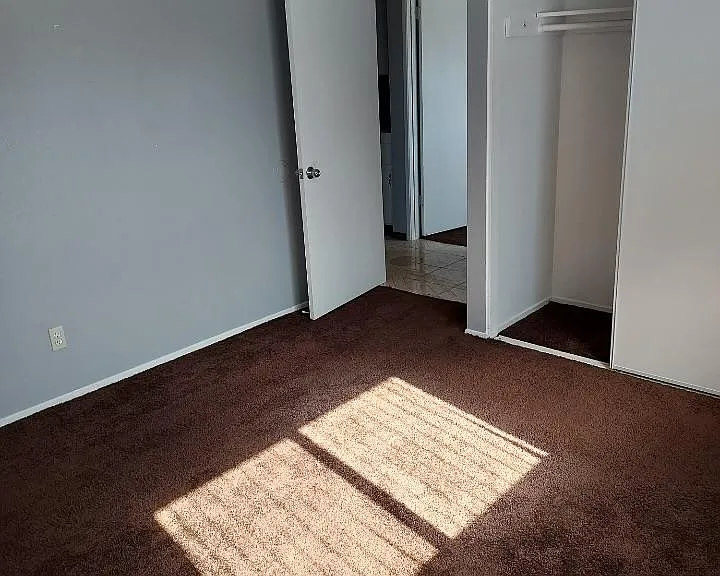 18216 Walnut St — Photo 5