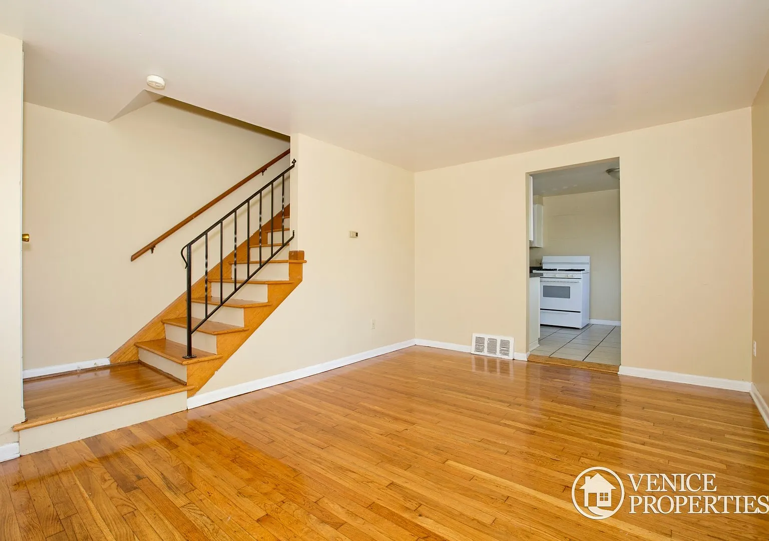 3 Bedroom on OSU Campus — Photo 2
