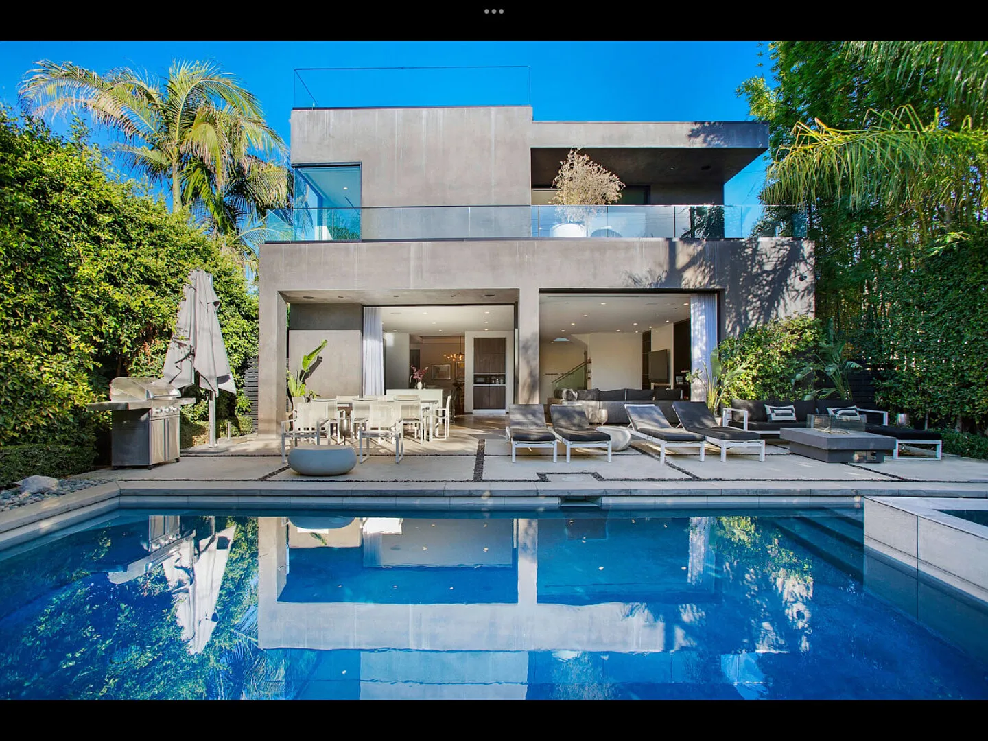 Modern Villa in the heart of Melrose Village — Photo 1