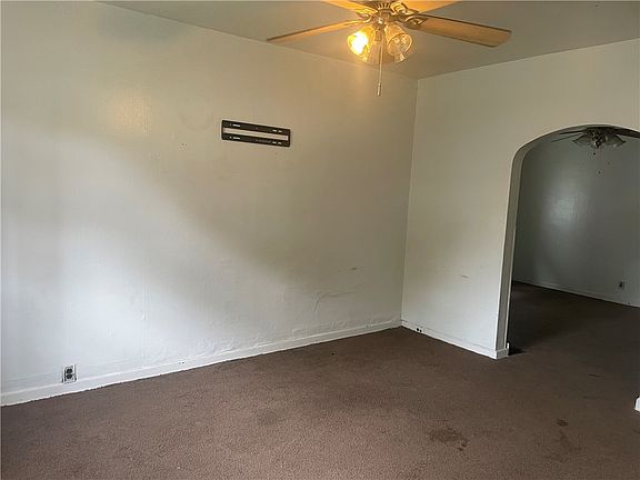 3rd image of 713 E 23rd St