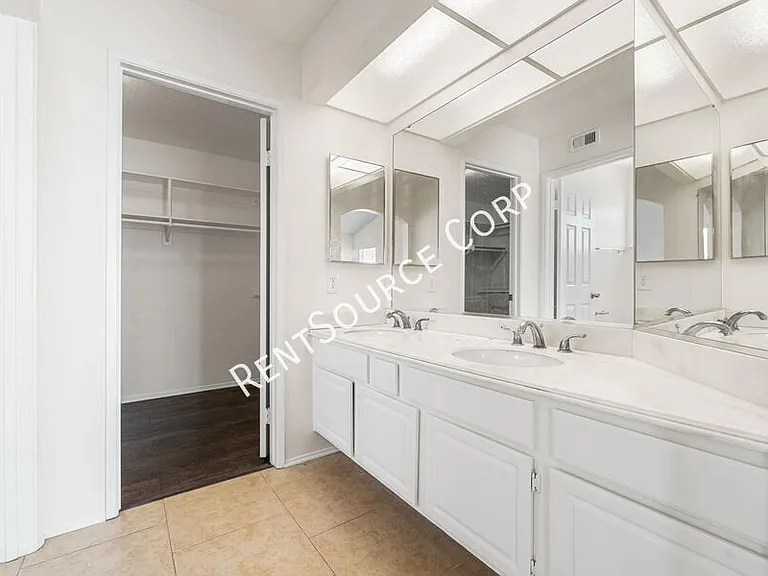 2145 W Avenue P8 — Photo 27