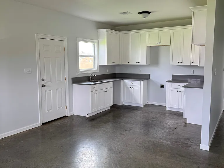 125 Village Dr — Photo 6