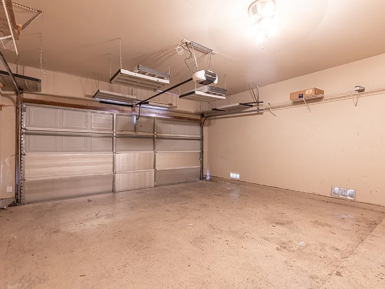 906 Ashbury Blf — Photo 30