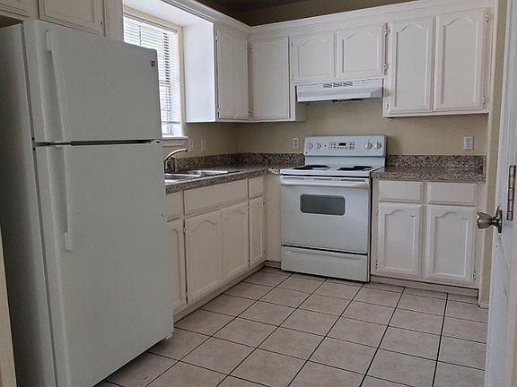 2nd image of 122 W Schunior St APT 6