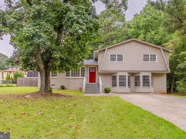 1202 Palisades Ln, Ellenwood, GA 30294