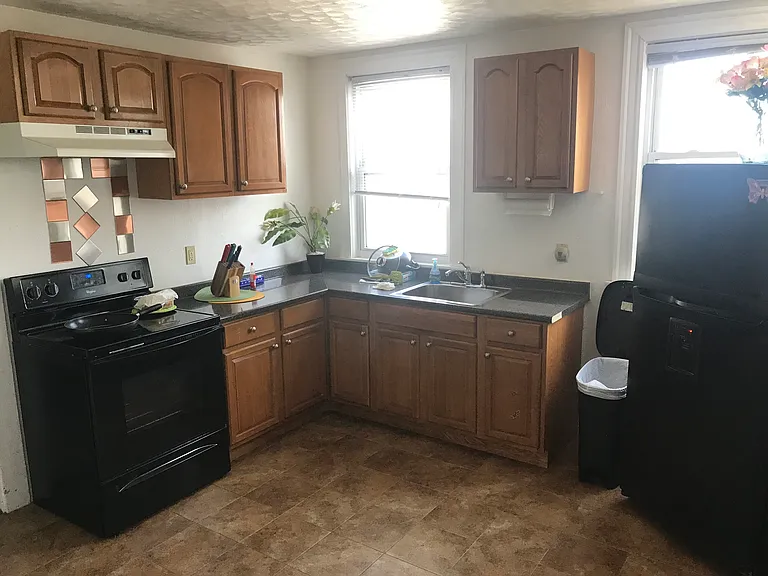 14 Magnolia Sq #3 — Photo 3