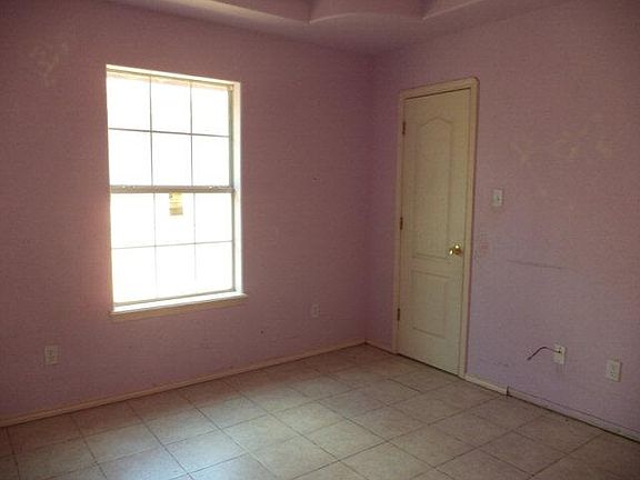 3rd image of 125 E Greg Dr