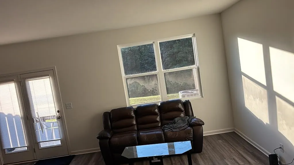 3 bed, 2.5 bath, 1440 sqft, $1,749 — Photo 3