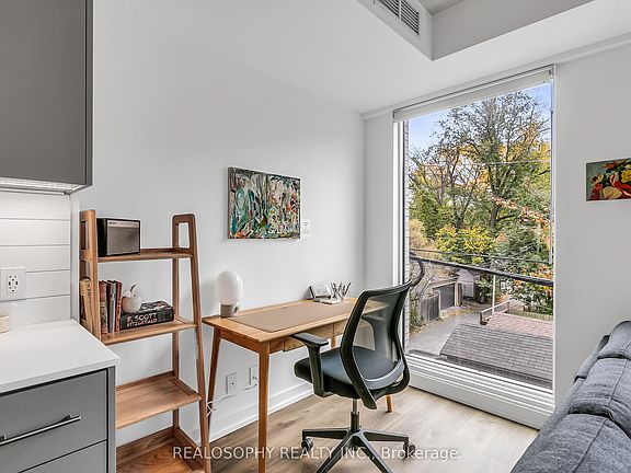 5th image of 115 Larchmount Ave #210