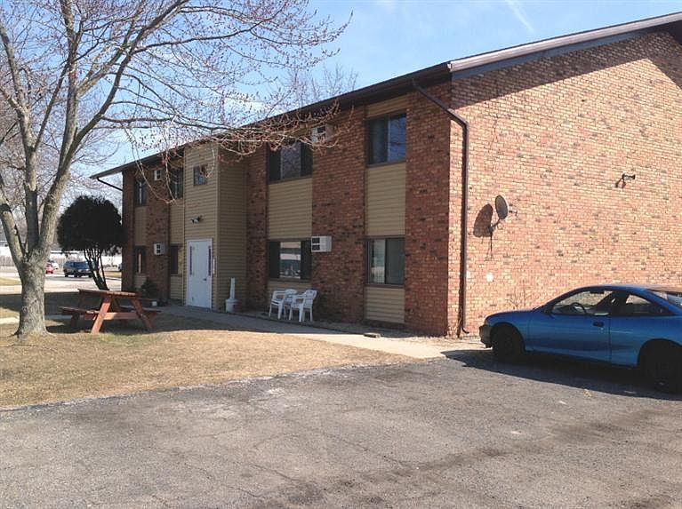 2nd image of 630 North Shelby Place #8