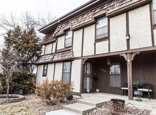10264 Cedarbrooke Ln, Kansas City, MO 64131